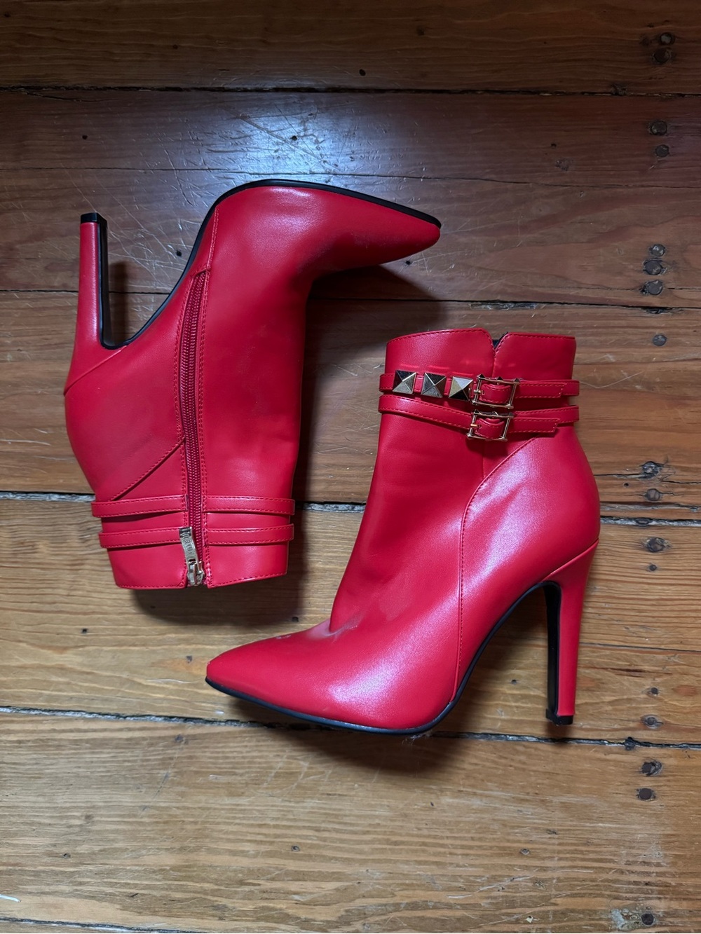 IDIFU Red Pointed Toe Studded Ankle Heels